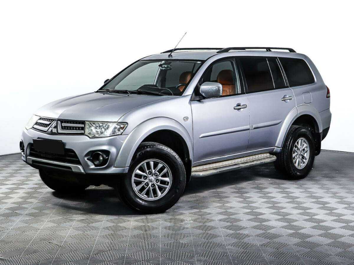 Mitsubishi Pajero Sport 2014 года с пробегом. Посмотреть фото