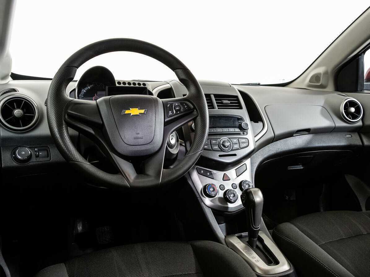 Chevrolet Aveo 2015 года с пробегом. Фото: #10