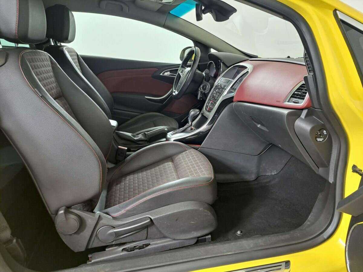 Opel Astra 2013 года с пробегом. Фото: #8