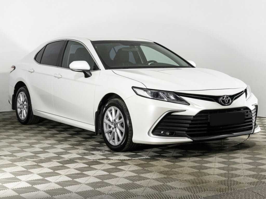 Toyota Camry 2021 года с пробегом. Фото: #2