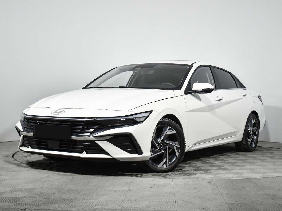 Hyundai Elantra 2023 года с пробегом. Посмотреть фото