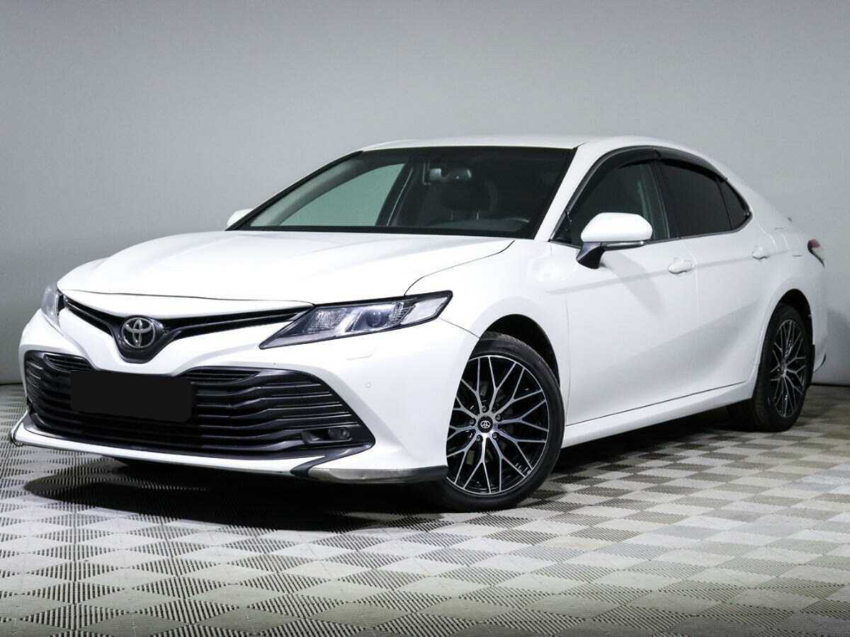Toyota Camry 2020 года с пробегом. Посмотреть фото