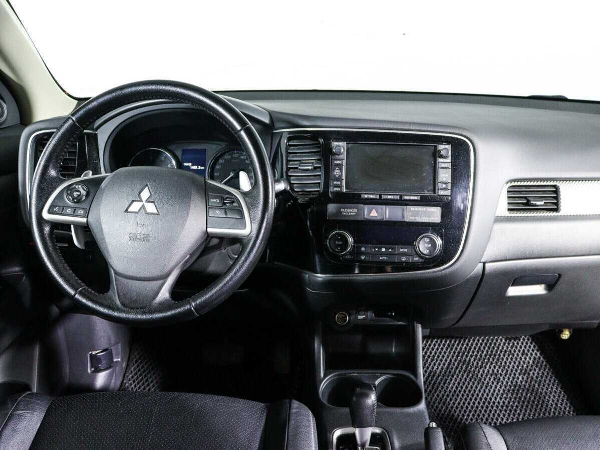 Mitsubishi Outlander 2012 года с пробегом. Фото: #11