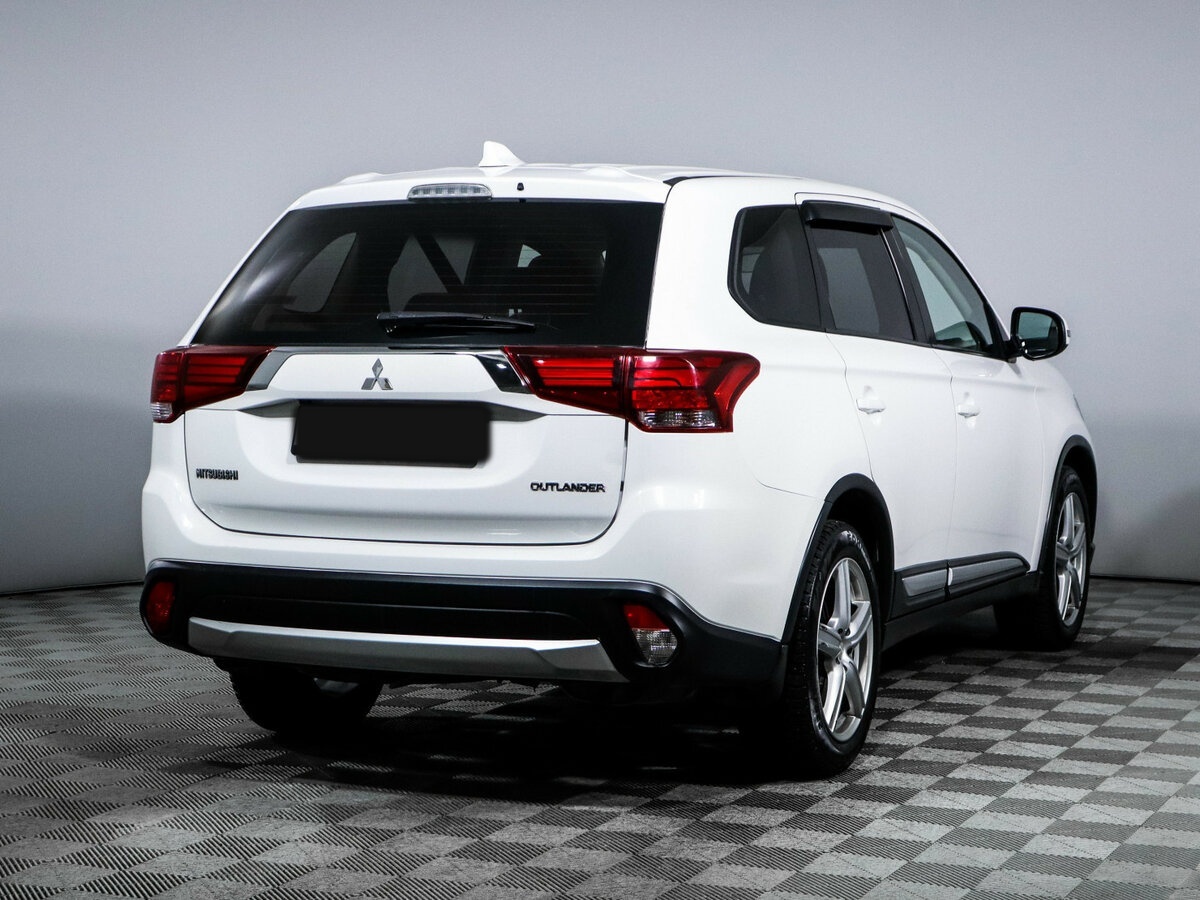 Mitsubishi Outlander 2018 года с пробегом. Фото: #4
