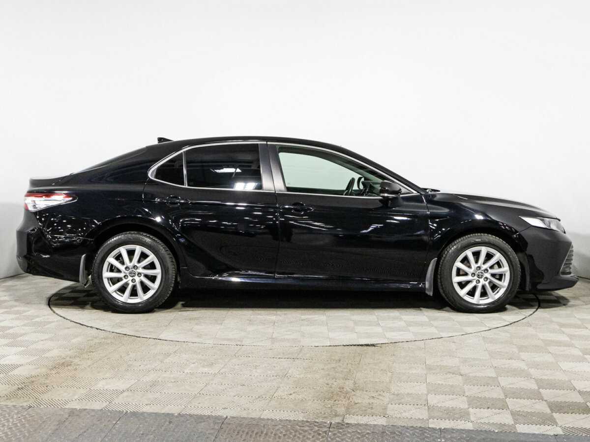 Toyota Camry 2021 года с пробегом. Фото: #3