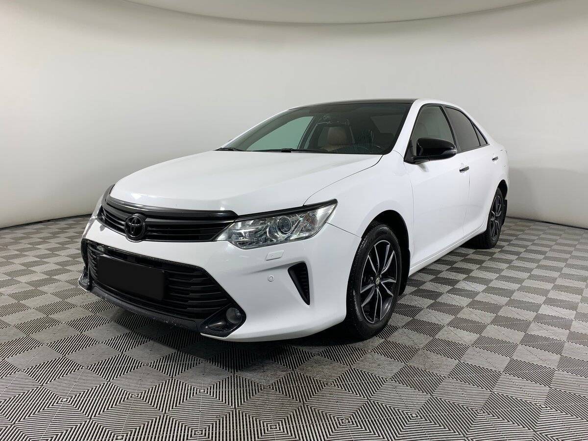 Toyota Camry 2017 года с пробегом. Посмотреть фото