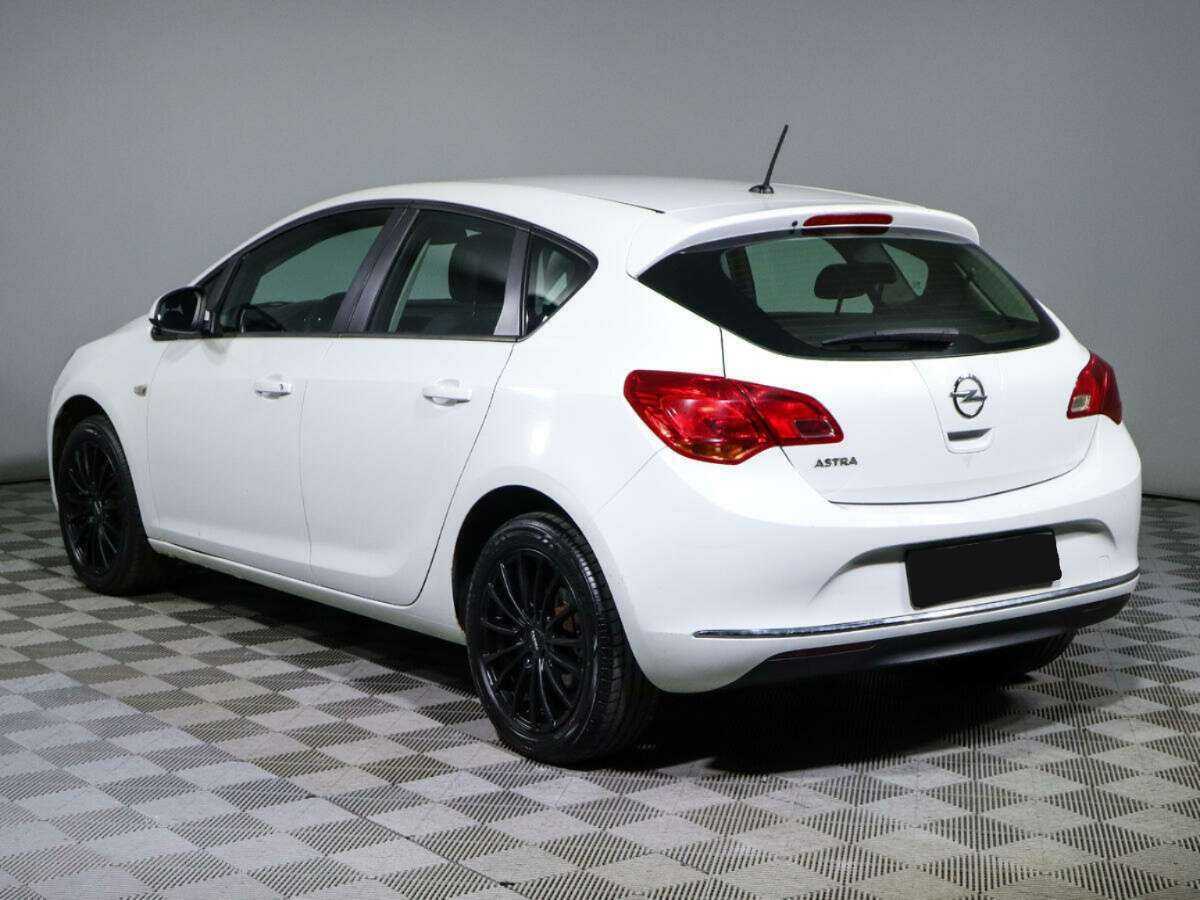 Opel Astra 2012 года с пробегом. Фото: #5