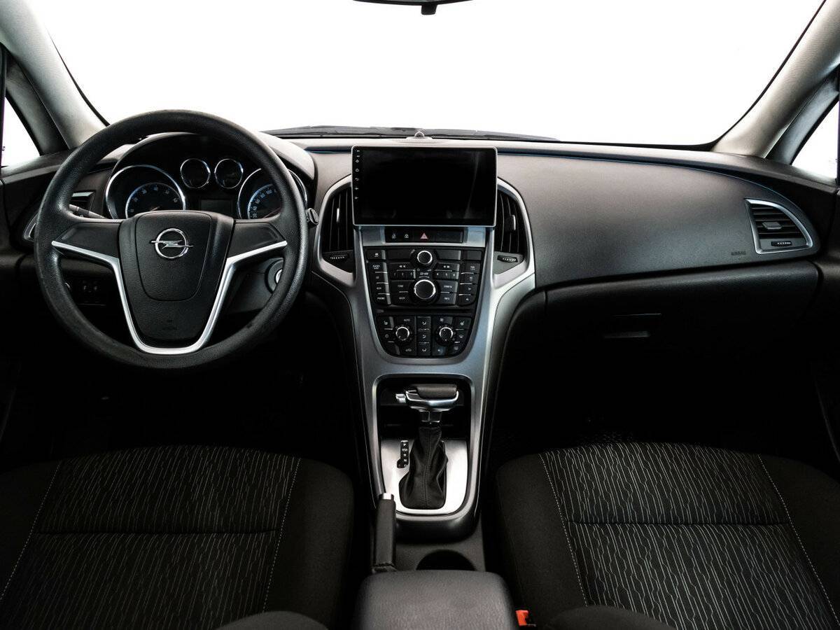 Opel Astra 2013 года с пробегом. Фото: #9