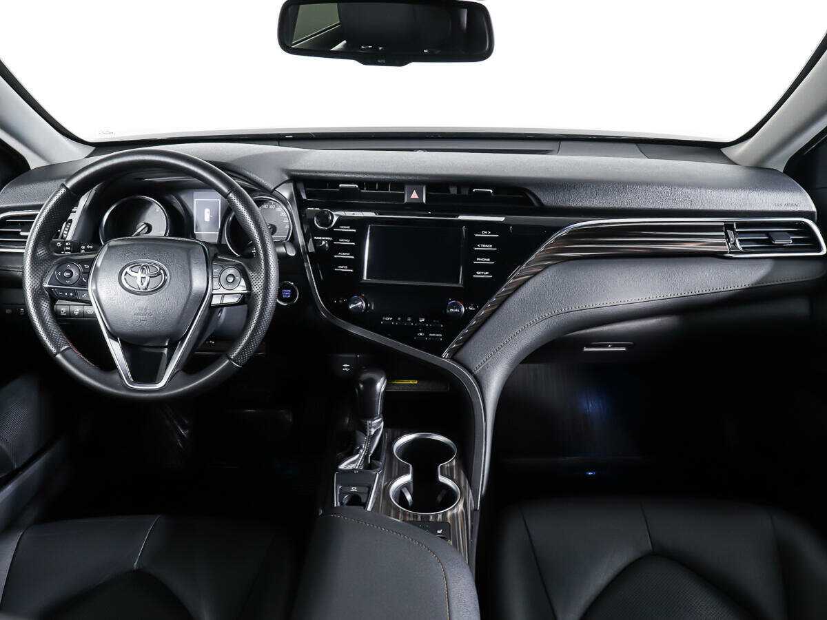 Toyota Camry 2019 года с пробегом. Фото: #9