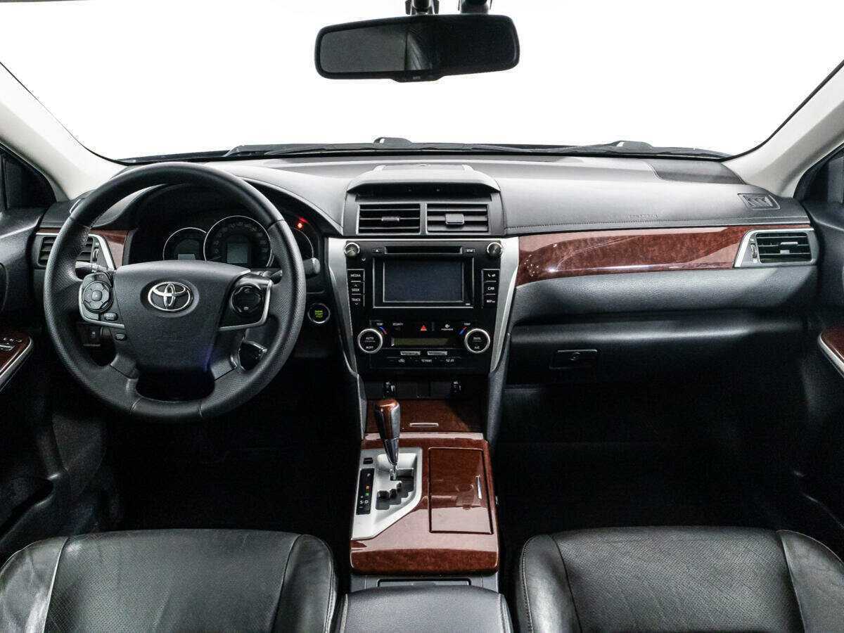 Toyota Camry 2013 года с пробегом. Фото: #12