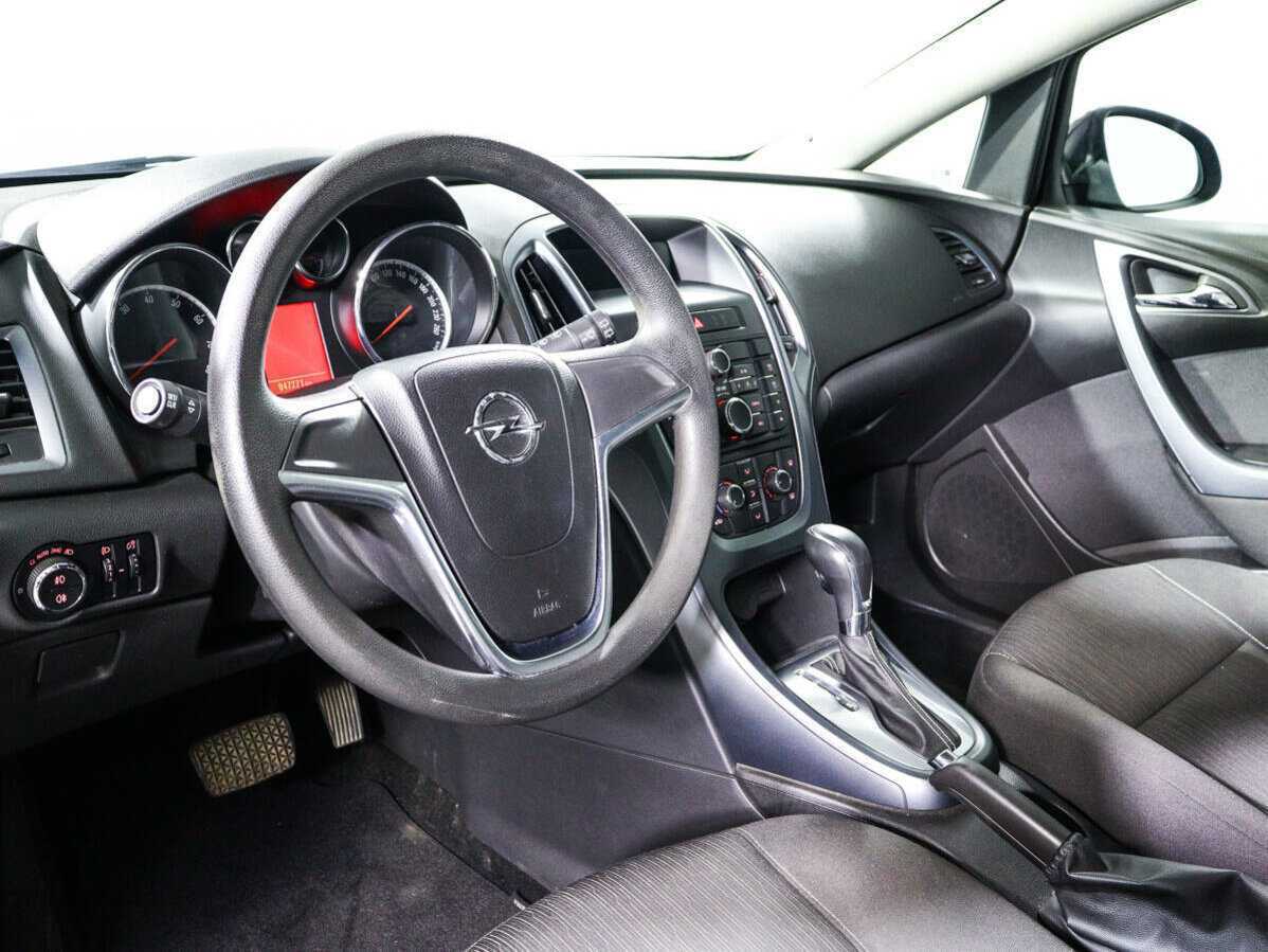 Opel Astra 2012 года с пробегом. Фото: #13