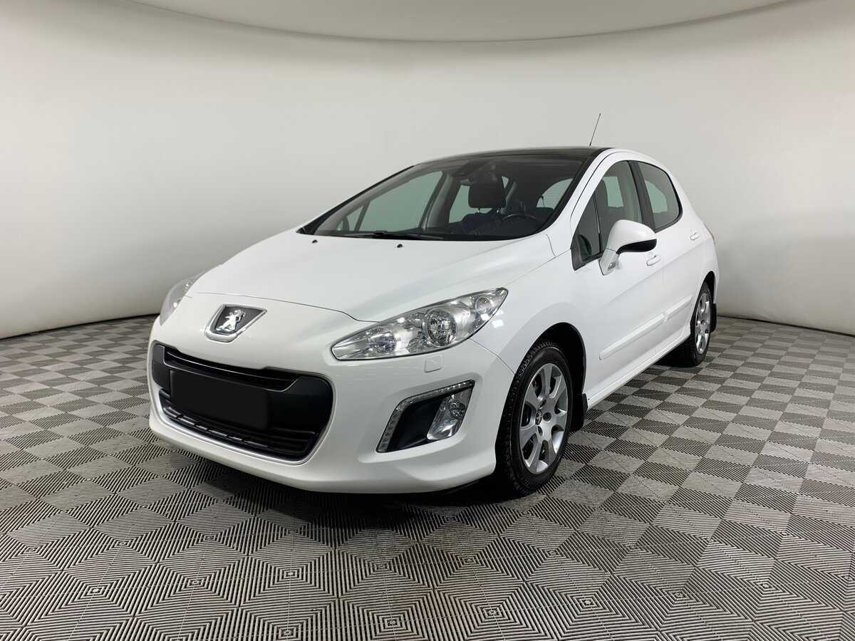 Peugeot 308 2012 года с пробегом. Посмотреть фото