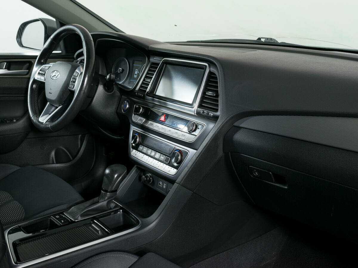Hyundai Sonata 2017 года с пробегом. Фото: #2