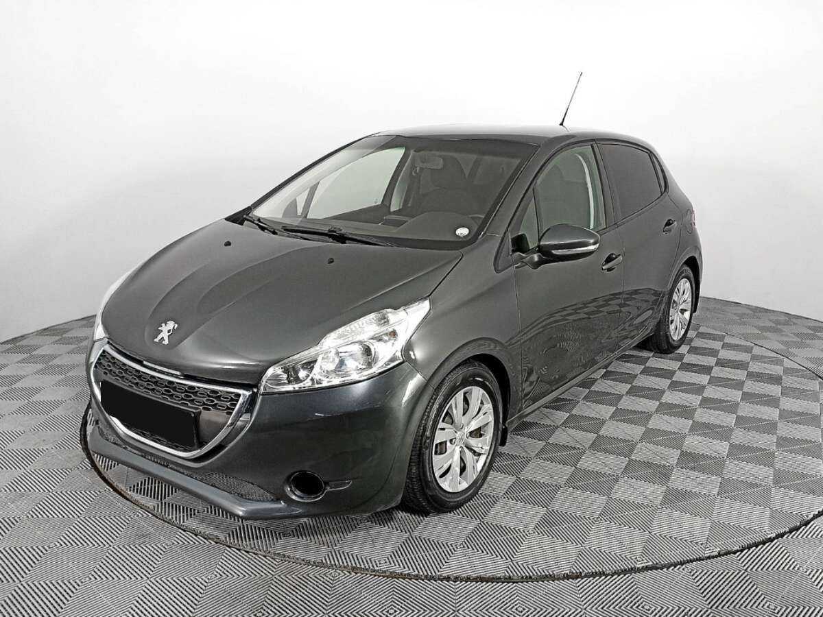 Peugeot 208 2013 года с пробегом. Посмотреть фото