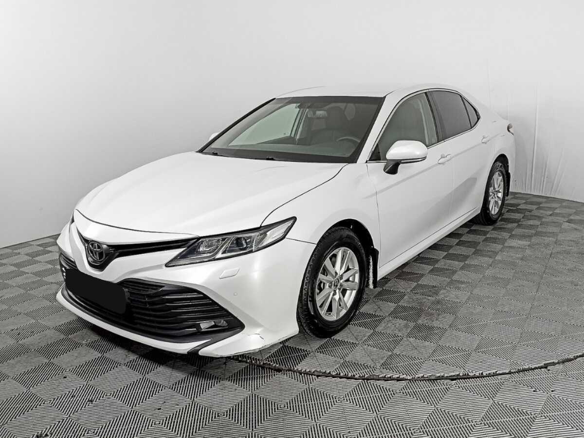 Toyota Camry 2019 года с пробегом. Посмотреть фото