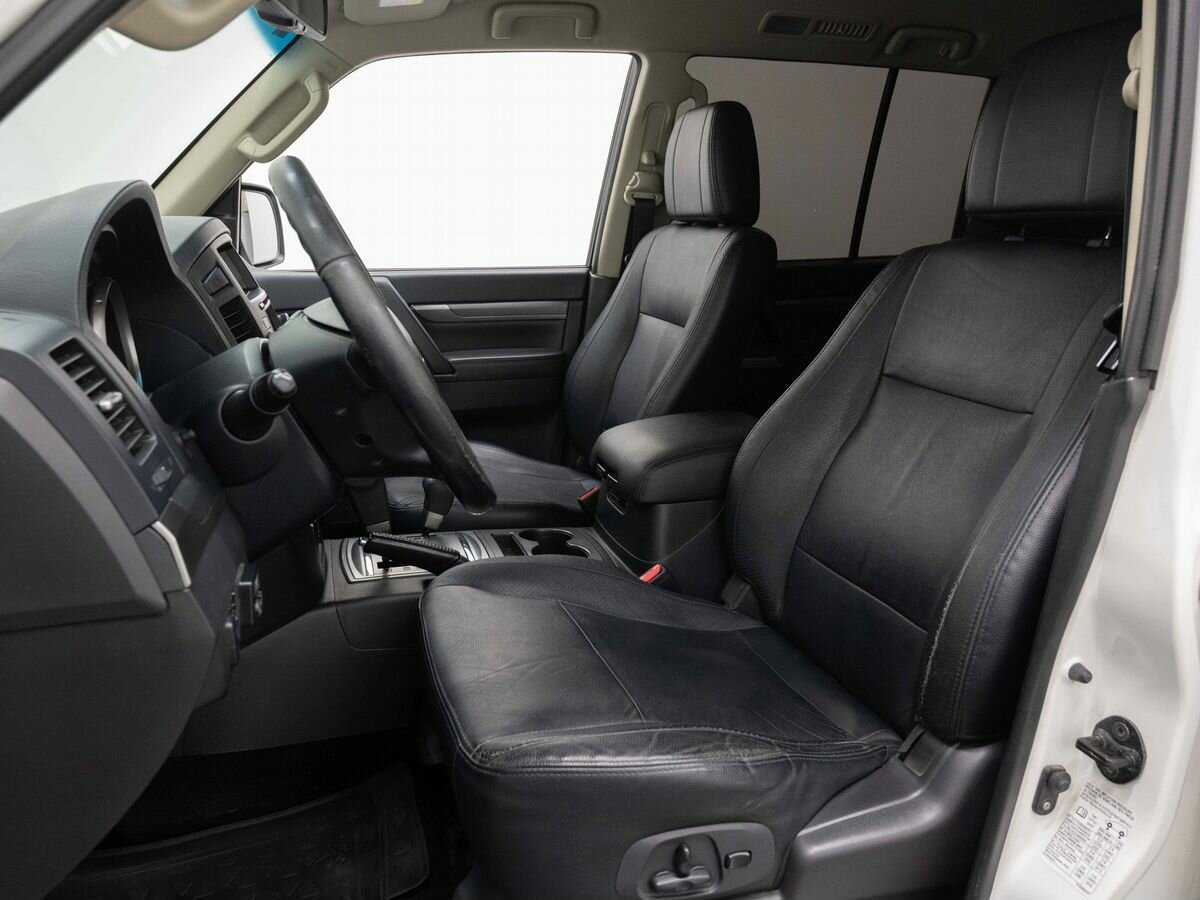 Mitsubishi Pajero 2013 года с пробегом. Фото: #8