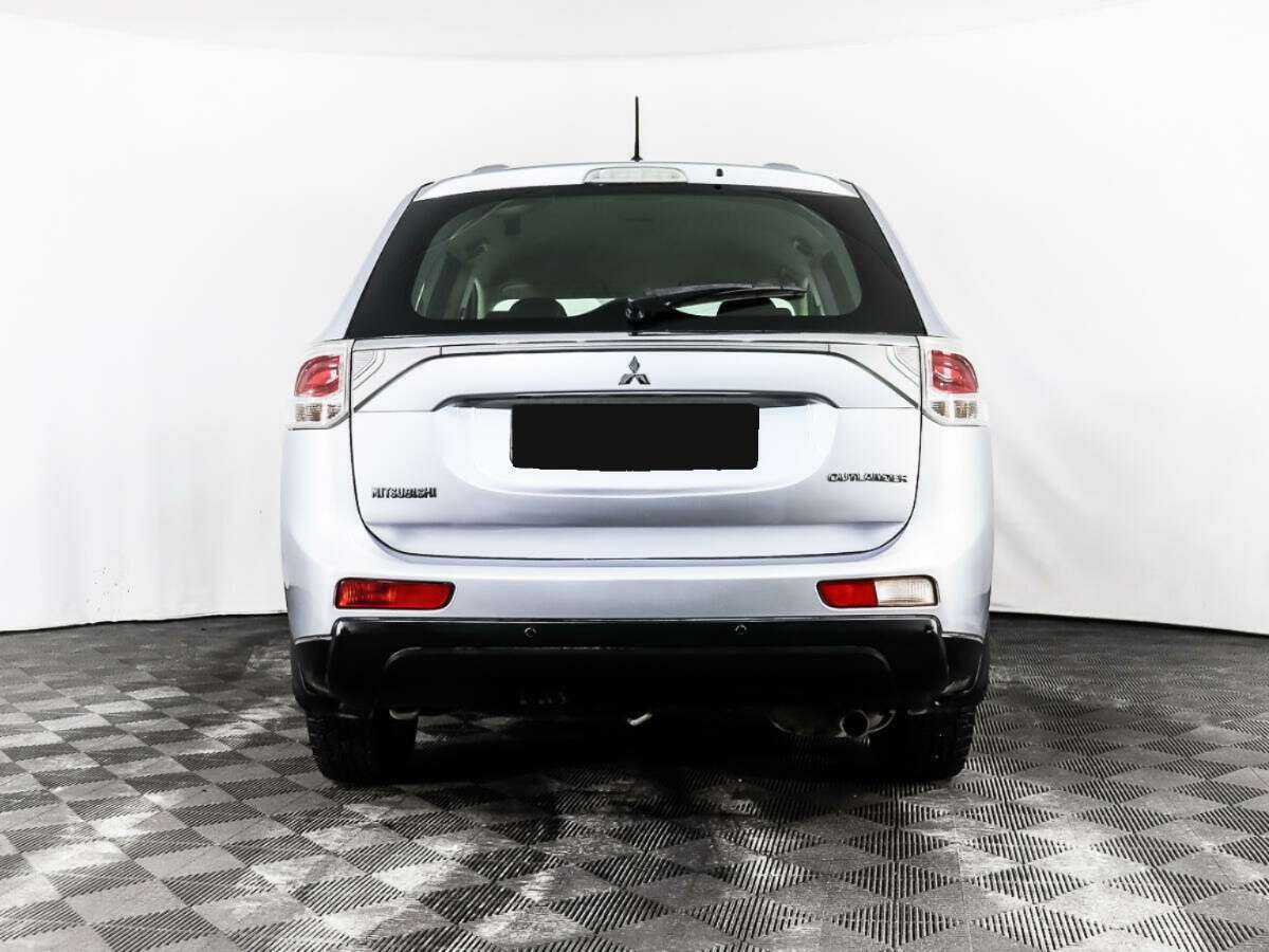 Mitsubishi Outlander 2012 года с пробегом. Фото: #5