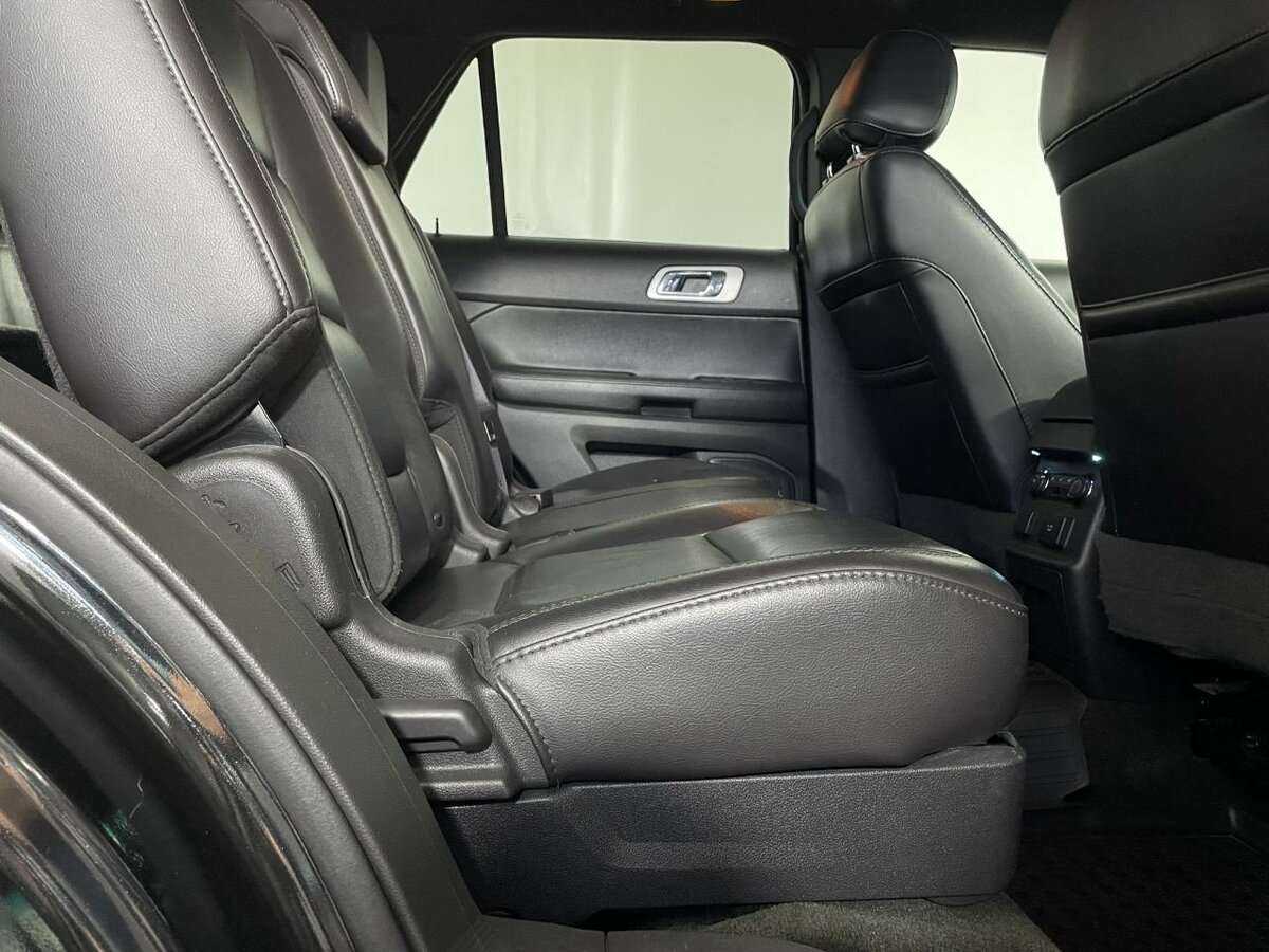 Ford Explorer 2013 года с пробегом. Фото: #13