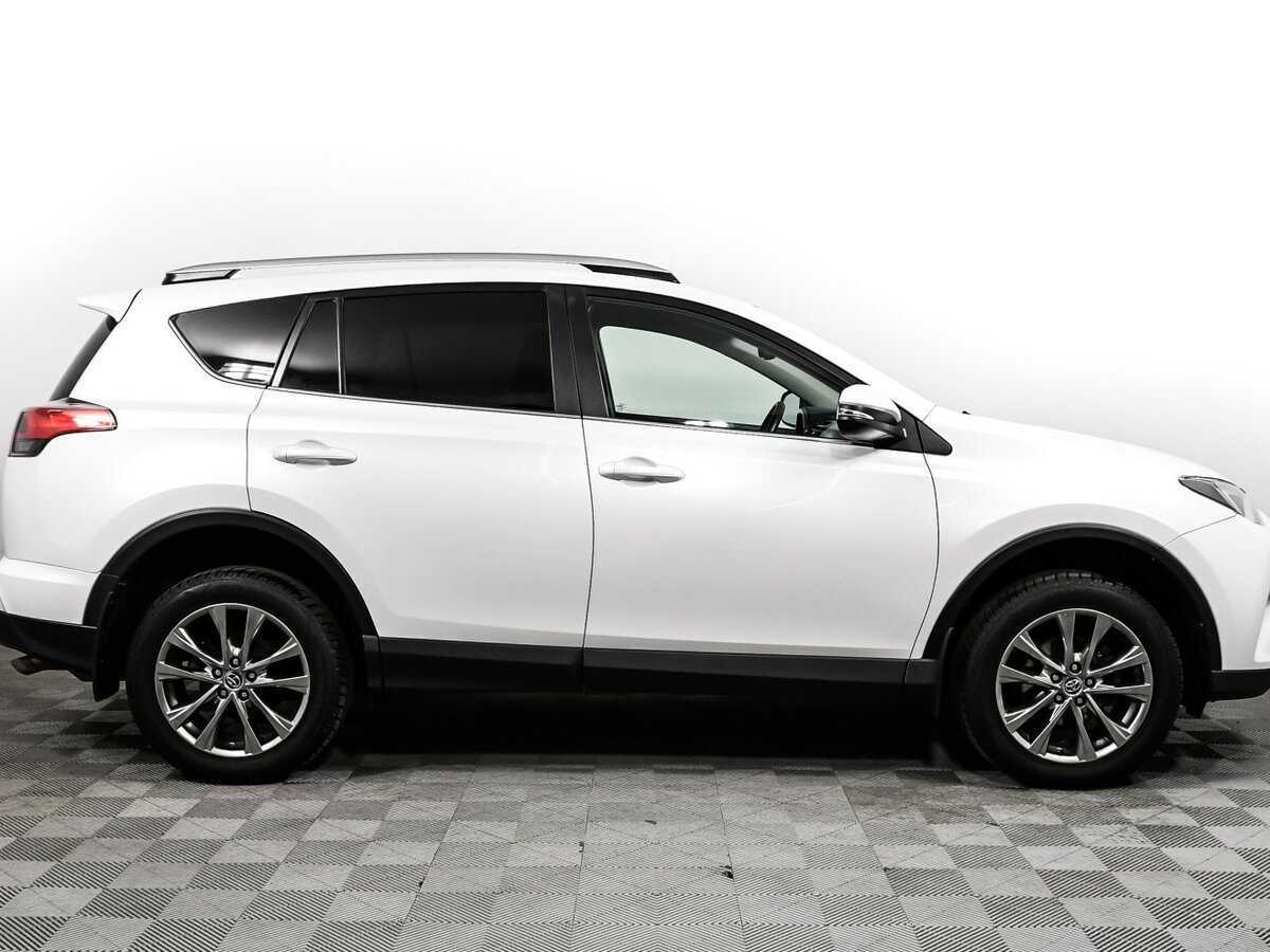 Toyota RAV4 2019 года с пробегом. Фото: #3