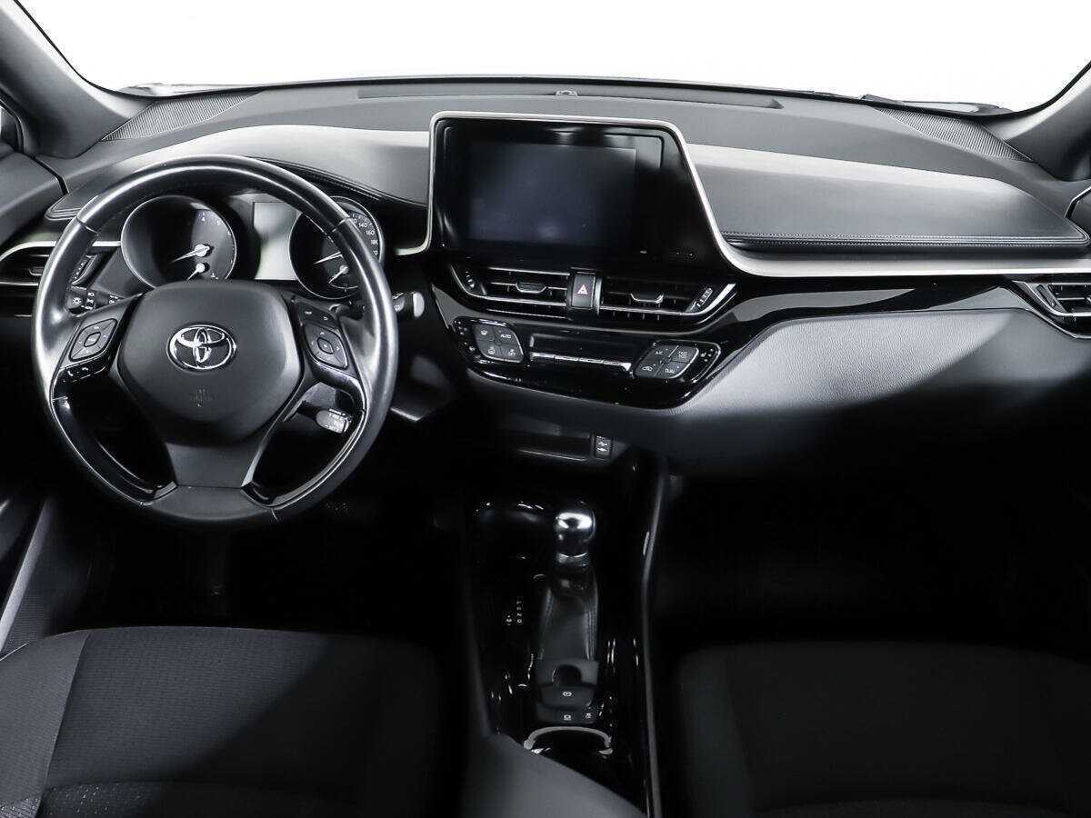 Toyota C-HR 2018 года с пробегом. Фото: #10
