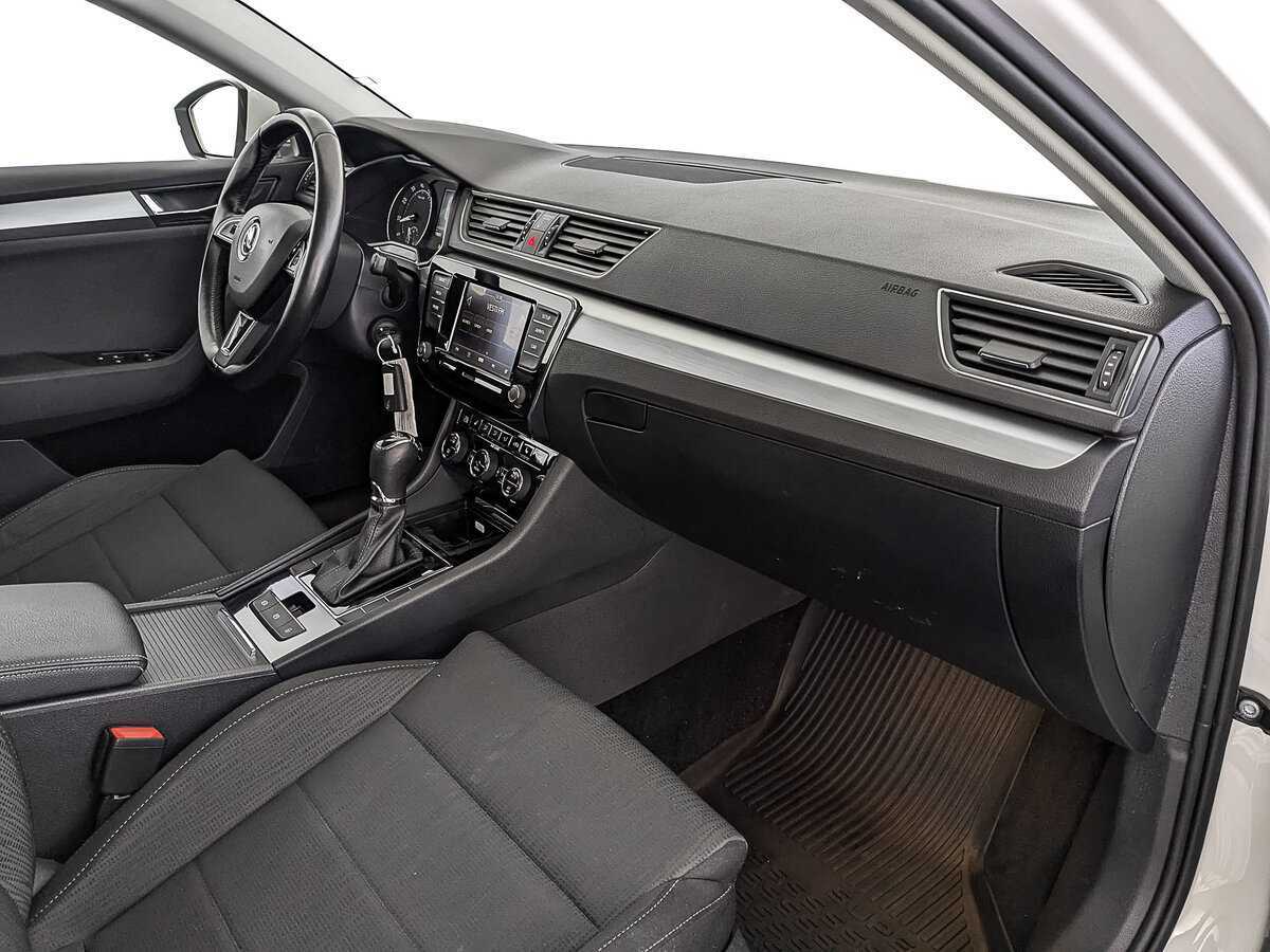 Skoda Superb 2017 года с пробегом. Фото: #10