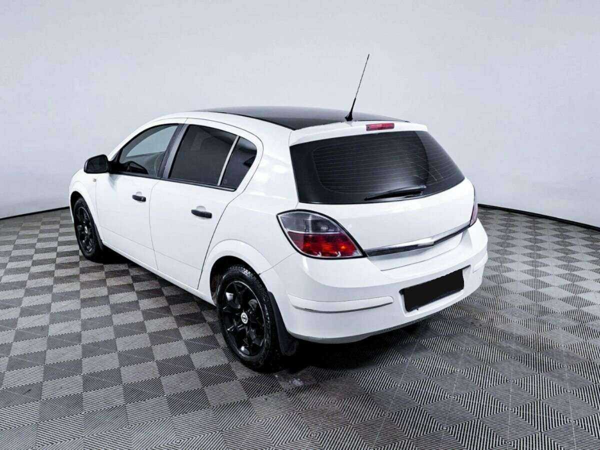 Opel Astra 2012 года с пробегом. Фото: #6