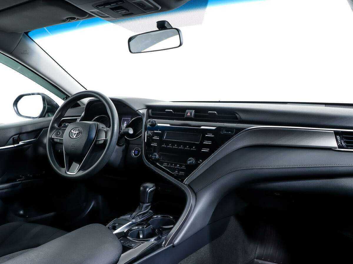 Toyota Camry 2019 года с пробегом. Фото: #6