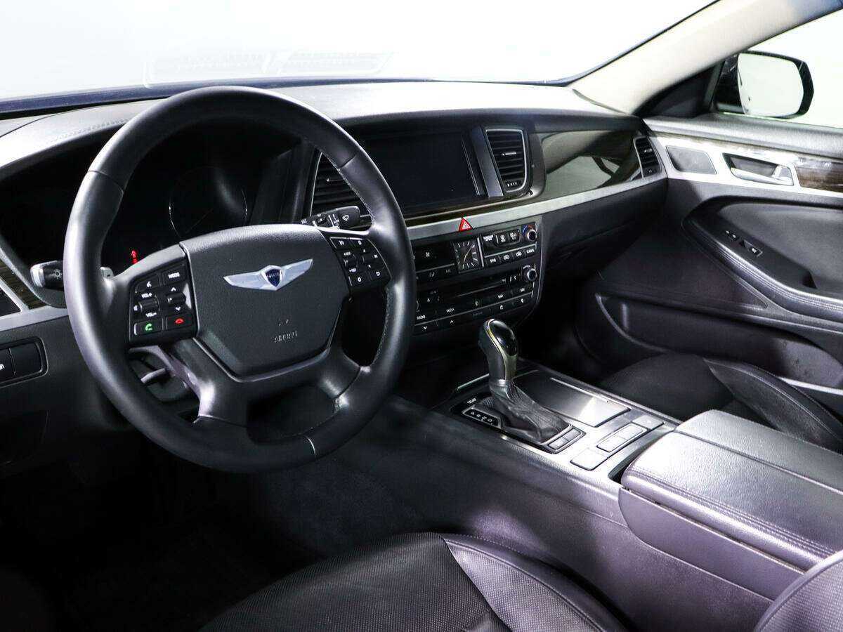 Hyundai Genesis 2014 года с пробегом. Фото: #12