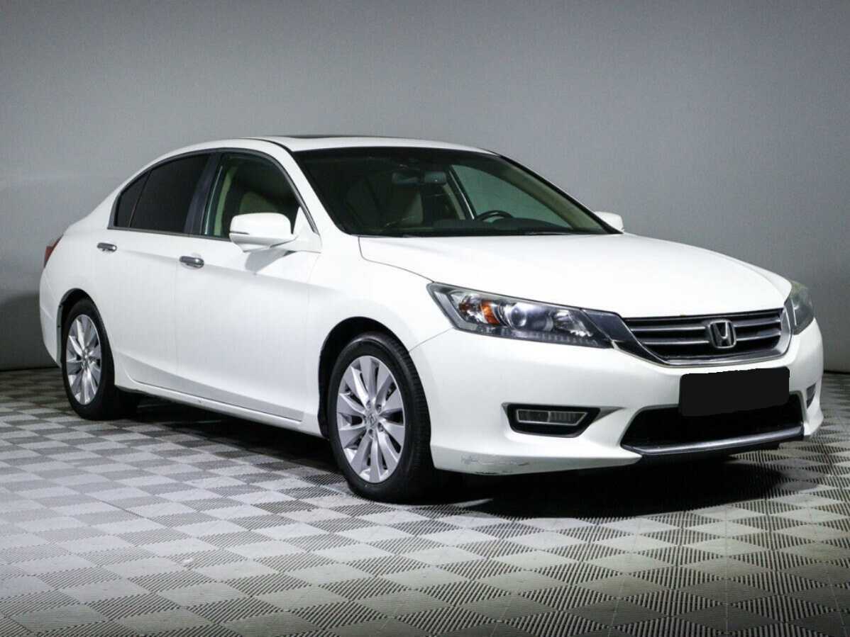 Honda Accord 2012 года с пробегом. Фото: #2