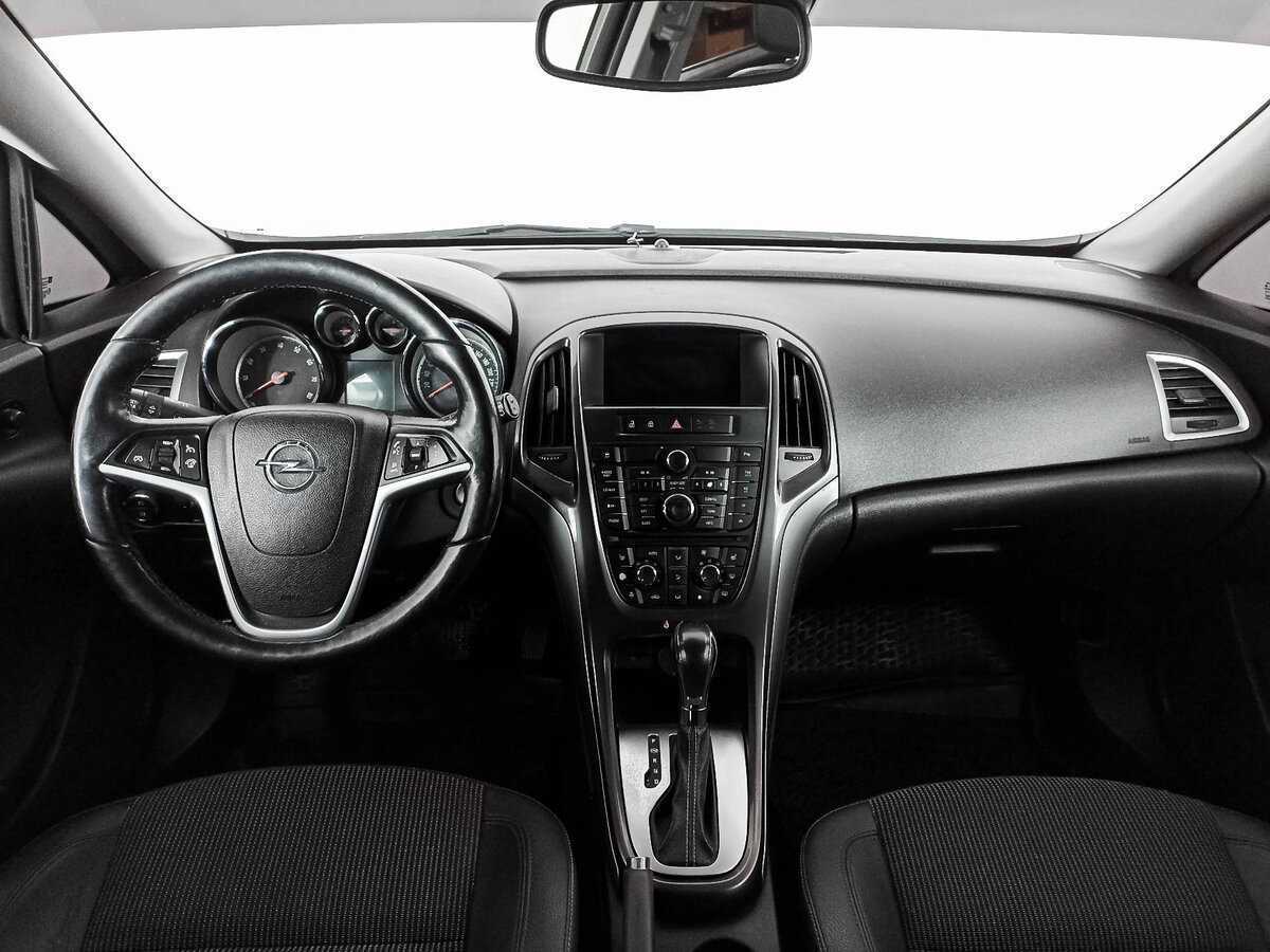 Opel Astra 2012 года с пробегом. Фото: #9