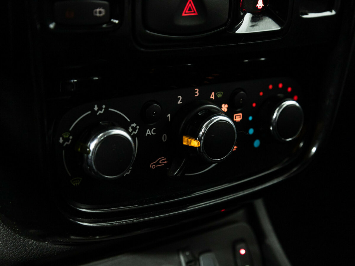 Renault Duster 2013 года с пробегом. Фото: #13