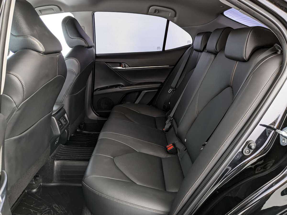 Toyota Camry 2019 года с пробегом. Фото: #11