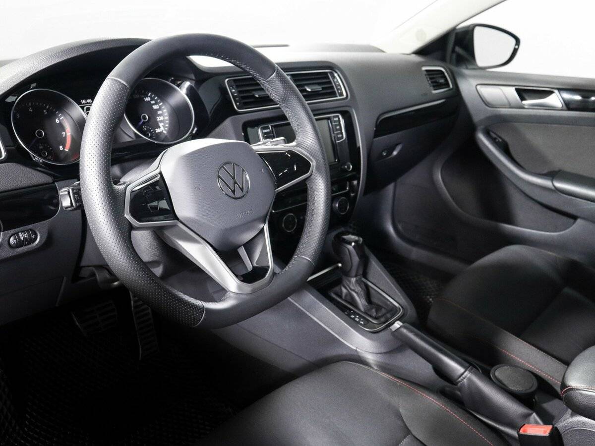 Volkswagen Jetta 2018 года с пробегом. Фото: #13