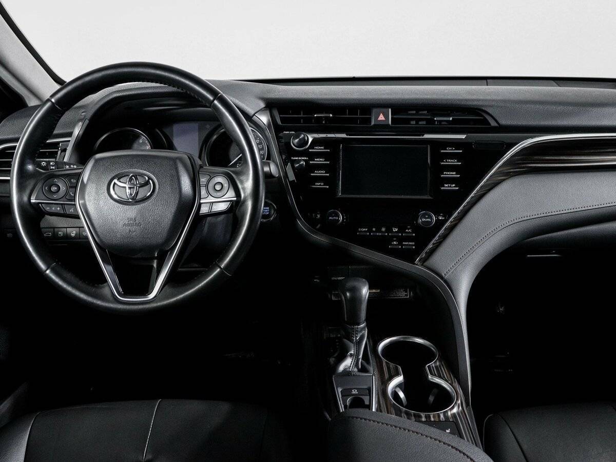 Toyota Camry 2018 года с пробегом. Фото: #11