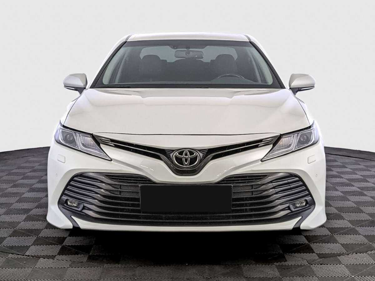 Toyota Camry 2021 года с пробегом. Фото: #1