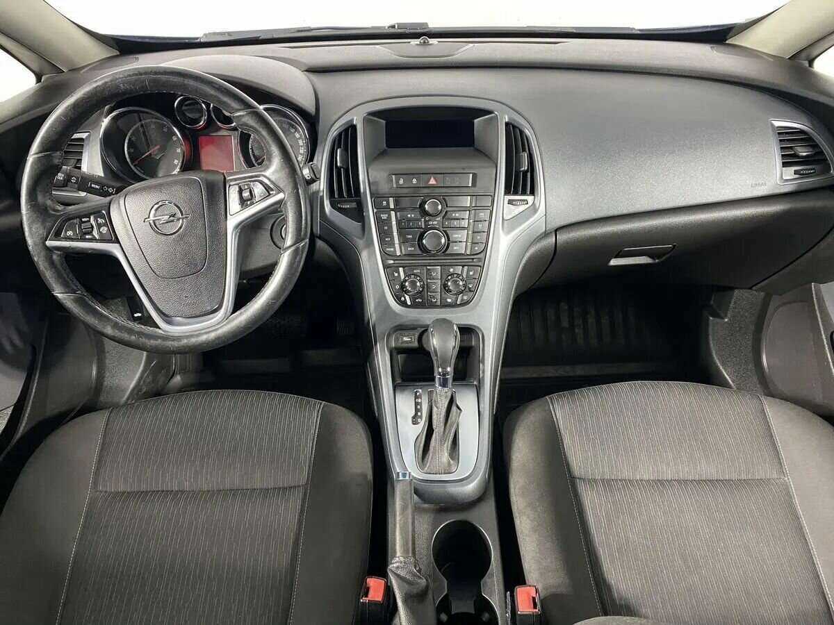 Opel Astra 2013 года с пробегом. Фото: #10