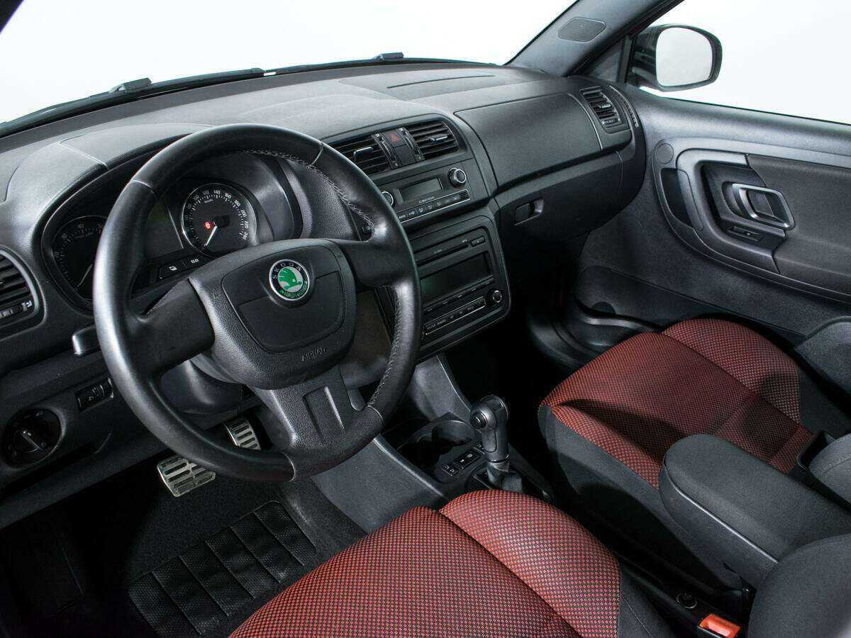 Skoda Fabia 2012 года с пробегом. Фото: #12