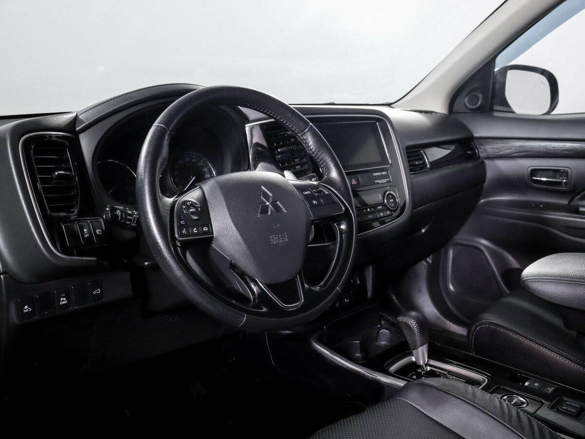 Mitsubishi Outlander 2018 года с пробегом. Фото: #9