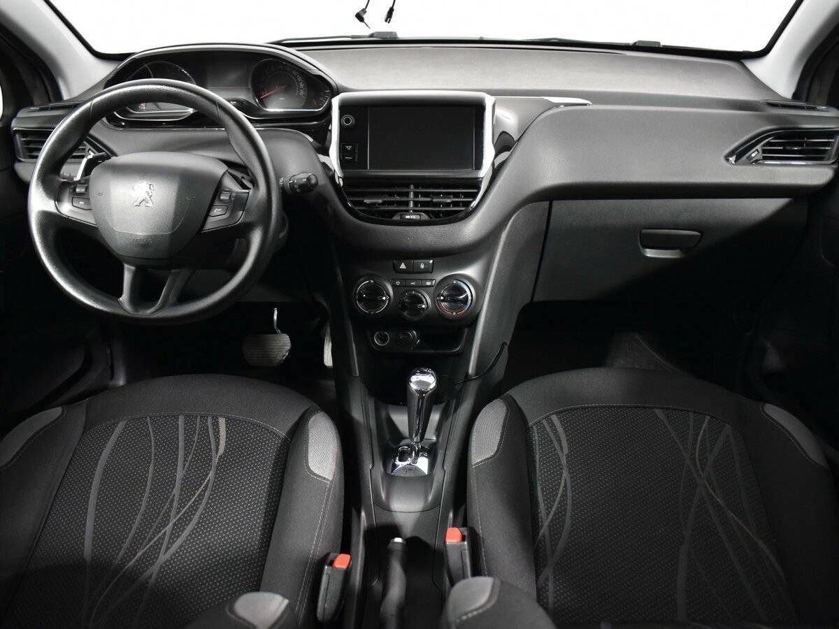 Peugeot 208 2014 года с пробегом. Фото: #10