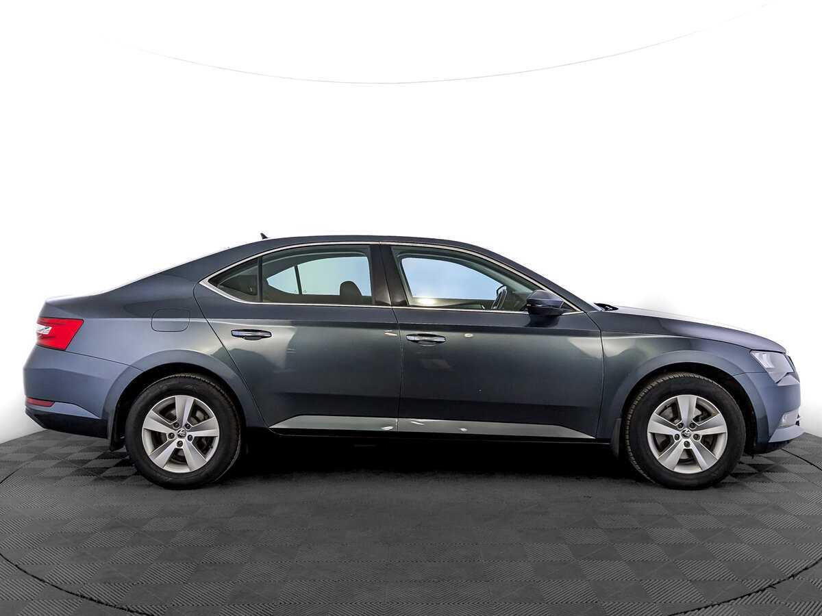 Skoda Superb 2019 года с пробегом. Фото: #3