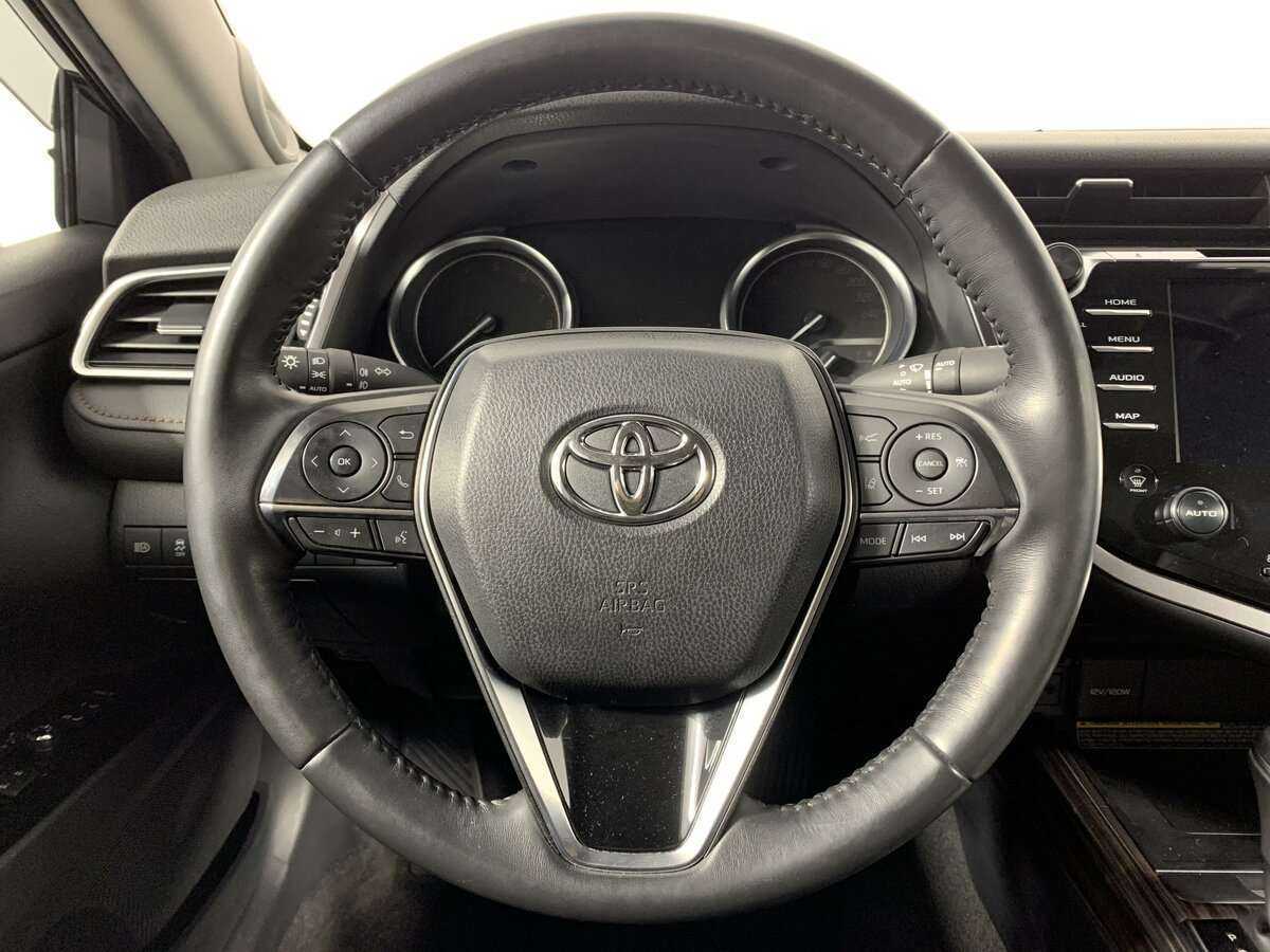Toyota Camry 2020 года с пробегом. Фото: #17