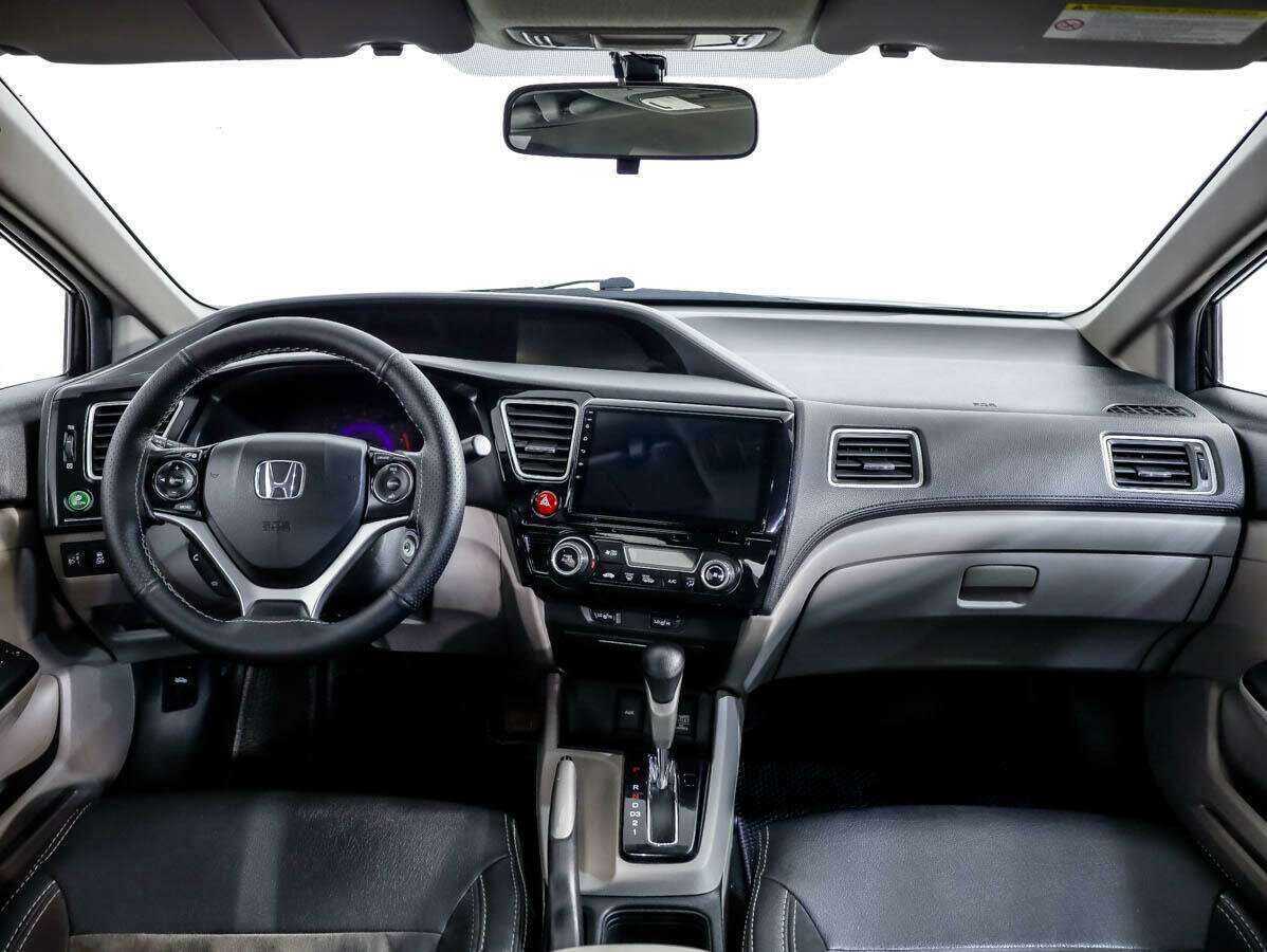 Honda Civic 2013 года с пробегом. Фото: #9