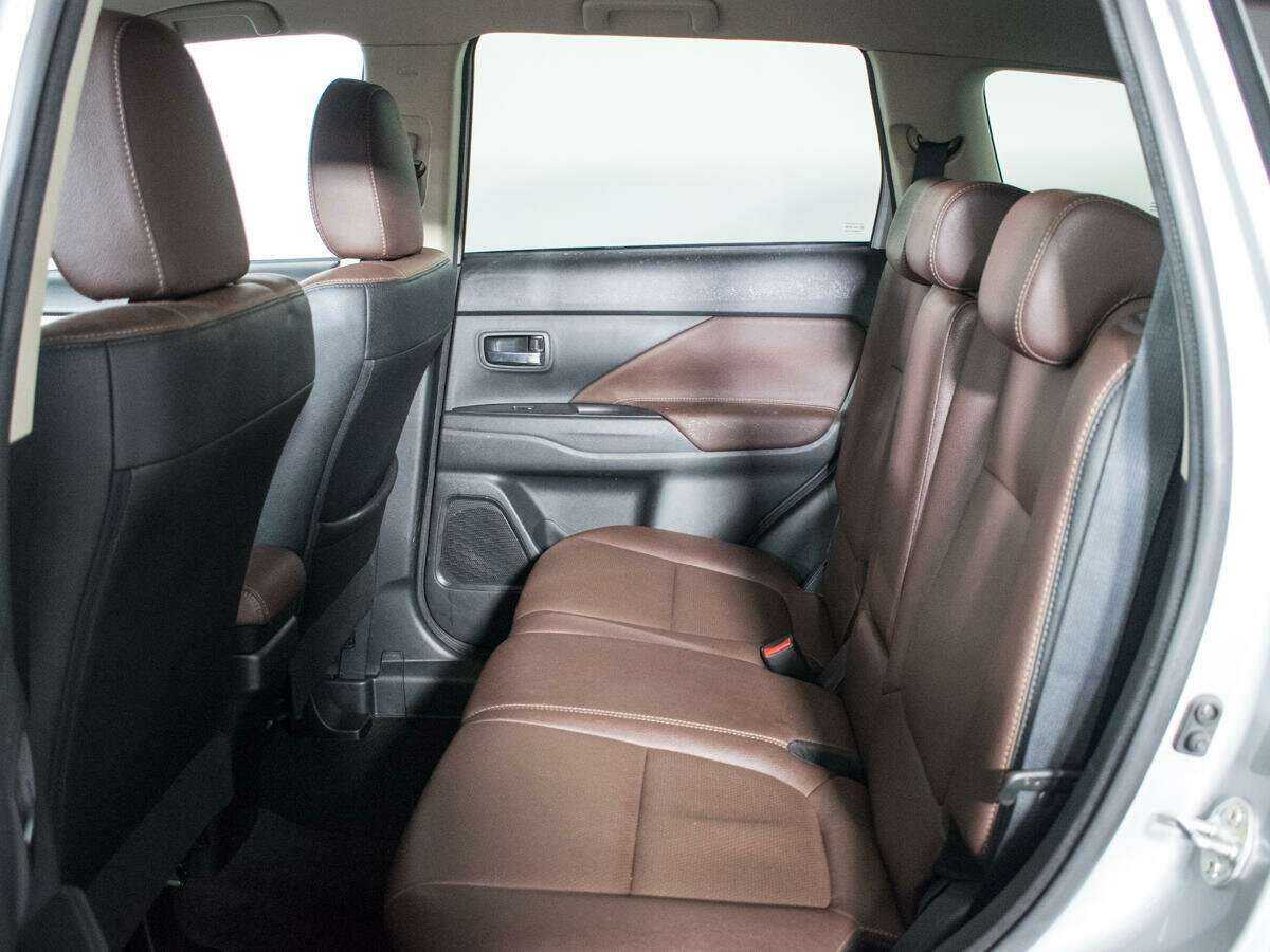 Mitsubishi Outlander 2017 года с пробегом. Фото: #8