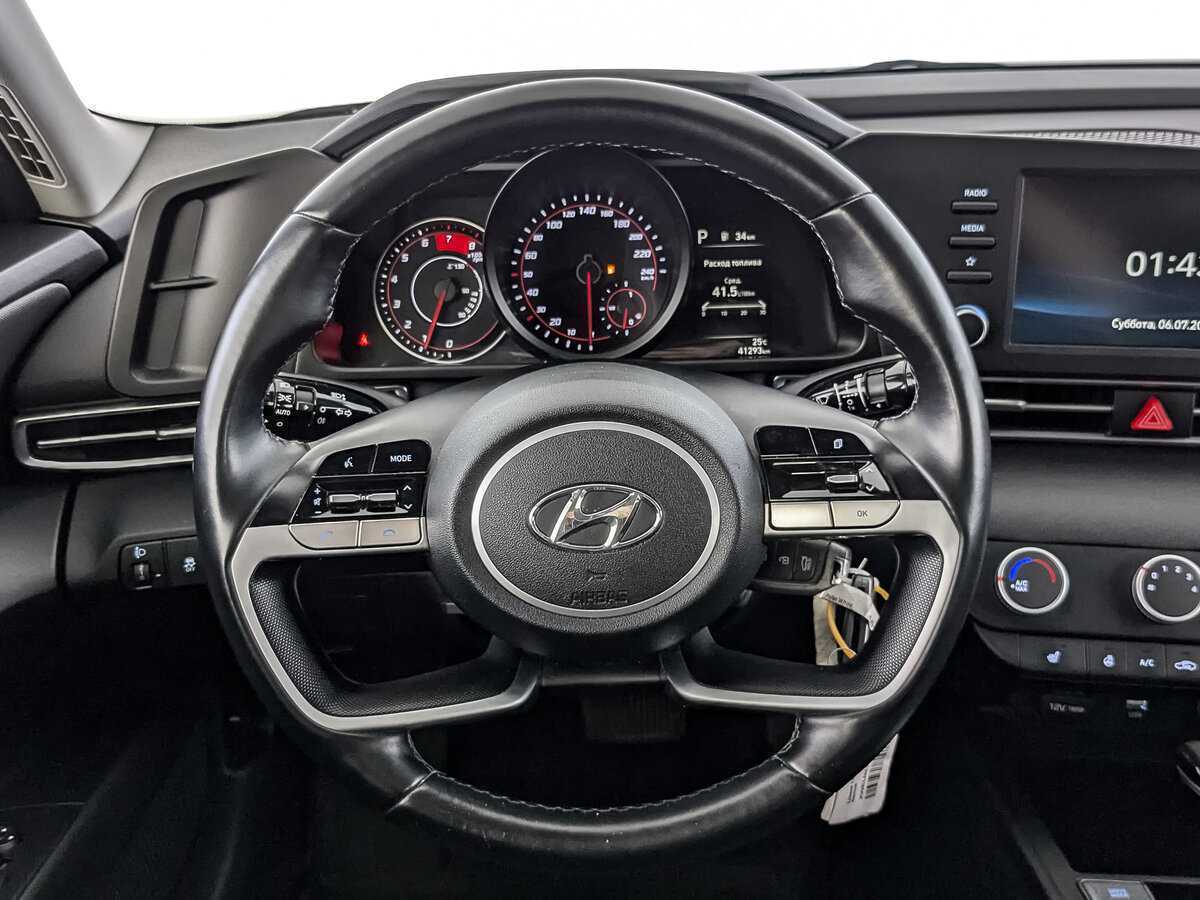 Hyundai Elantra 2021 года с пробегом. Фото: #17