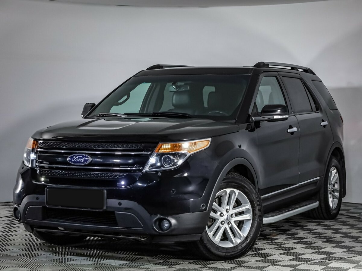 Ford Explorer 2013 года с пробегом. Посмотреть фото