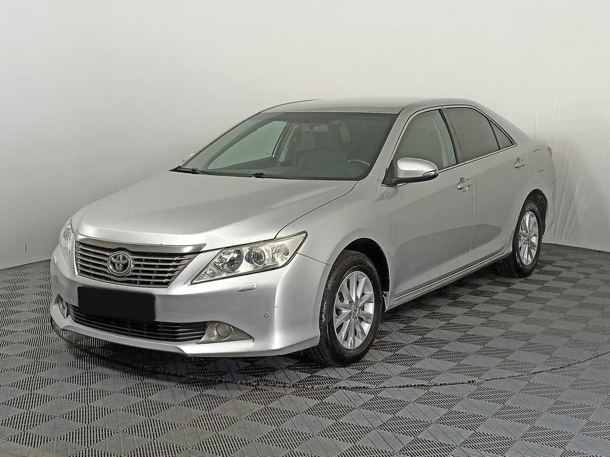 Toyota Camry 2013 года с пробегом. Посмотреть фото