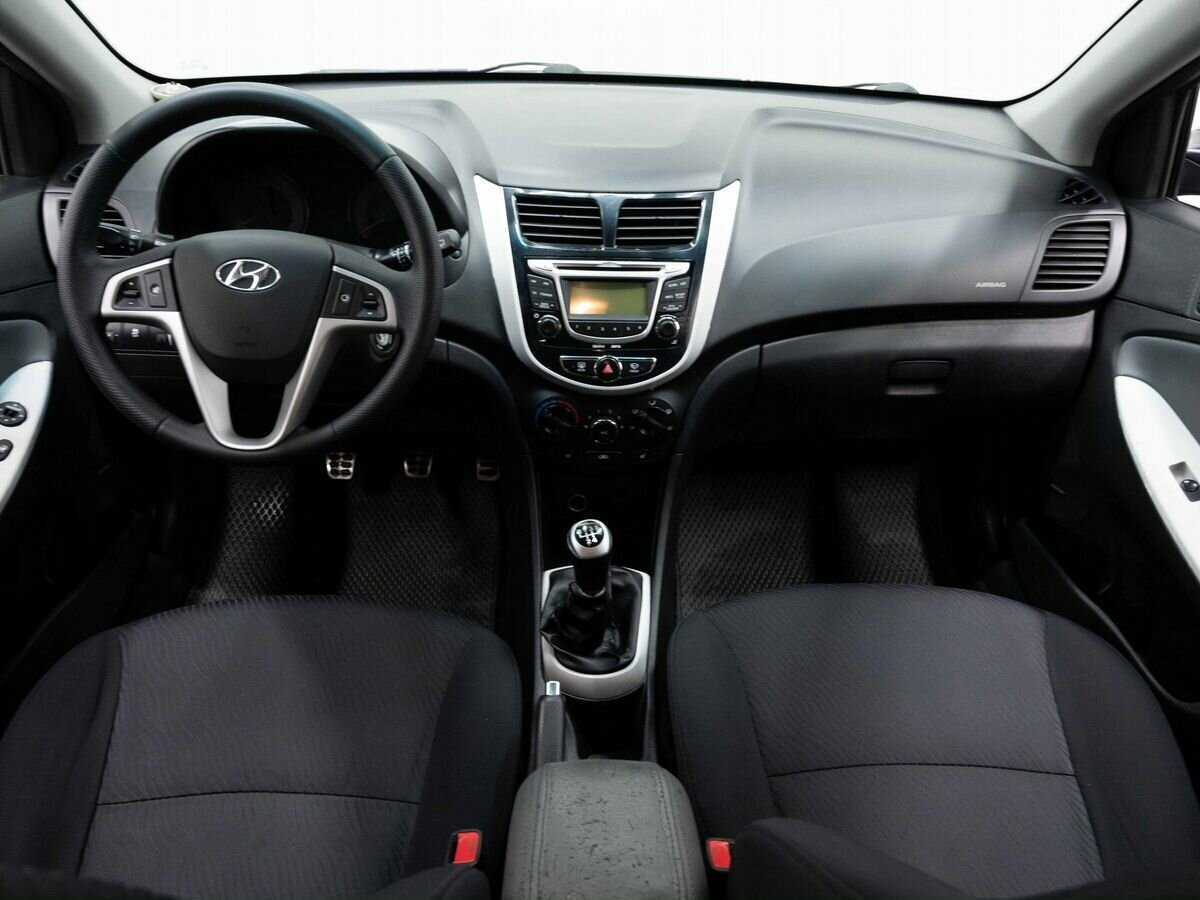 Hyundai Solaris 2012 года с пробегом. Фото: #12