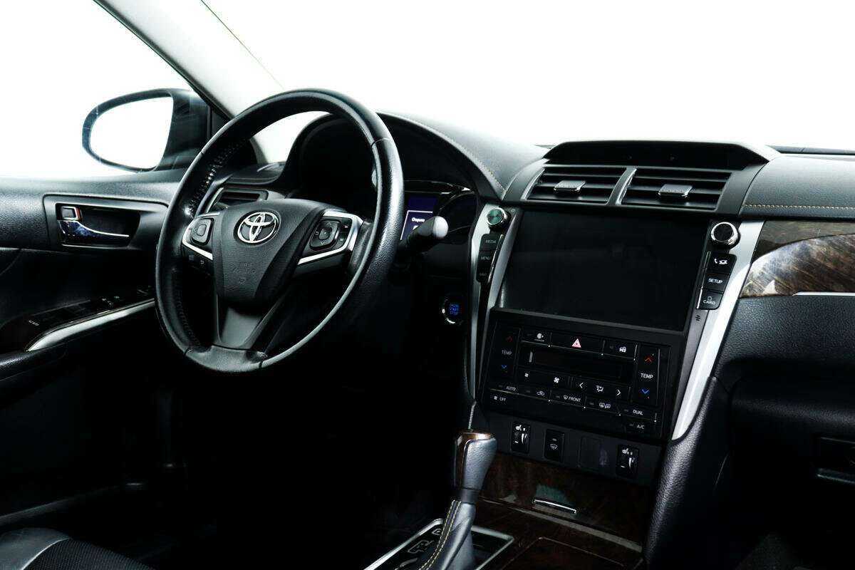 Toyota Camry 2017 года с пробегом. Фото: #8