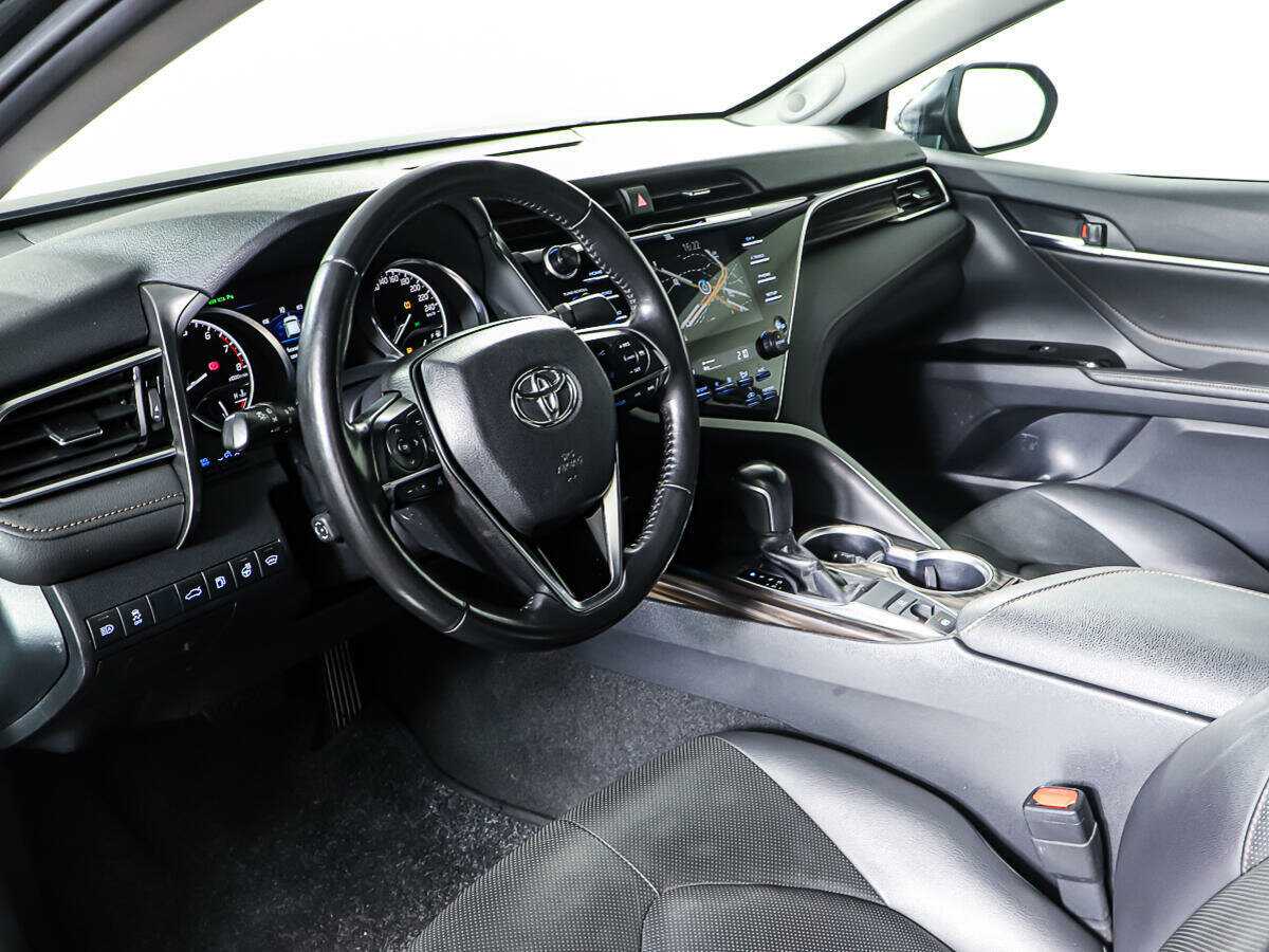 Toyota Camry 2018 года с пробегом. Фото: #14
