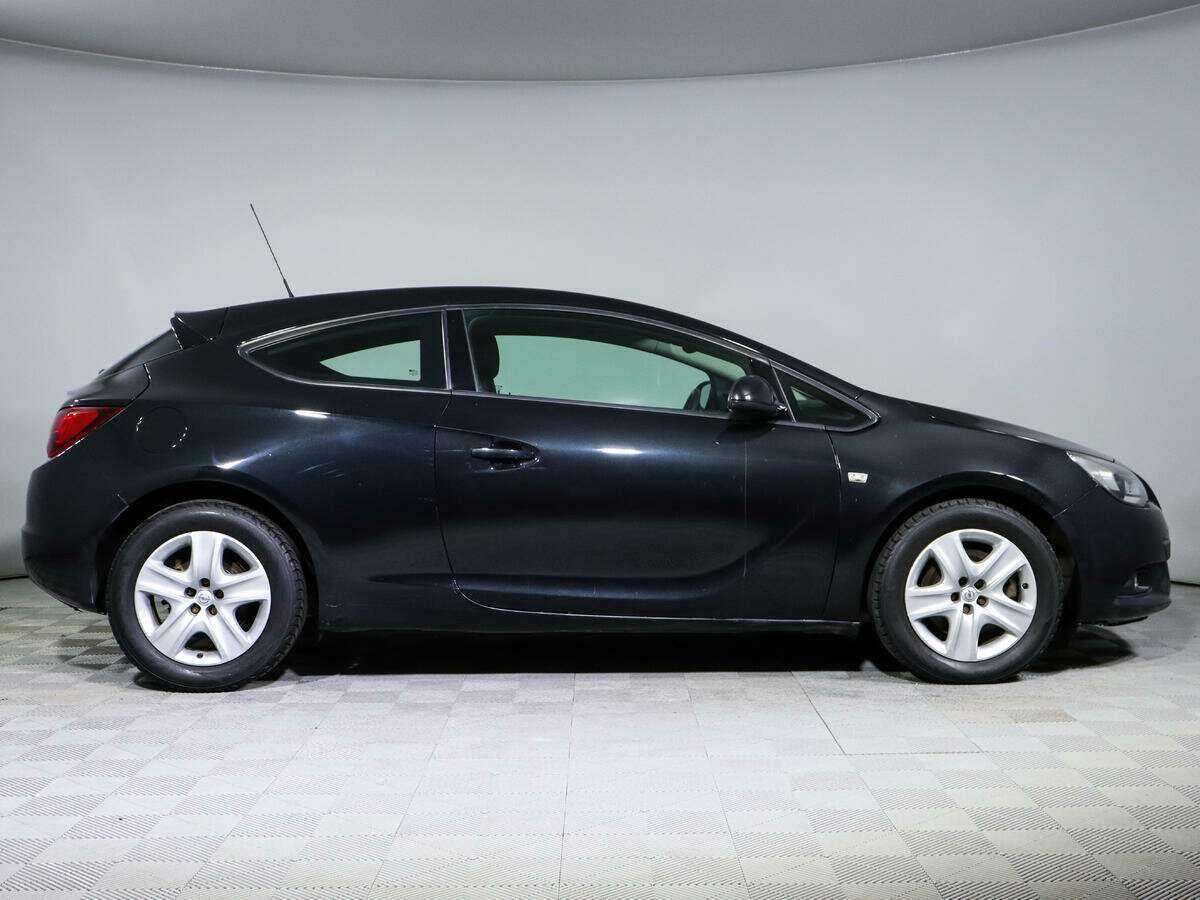 Opel Astra 2014 года с пробегом. Фото: #3